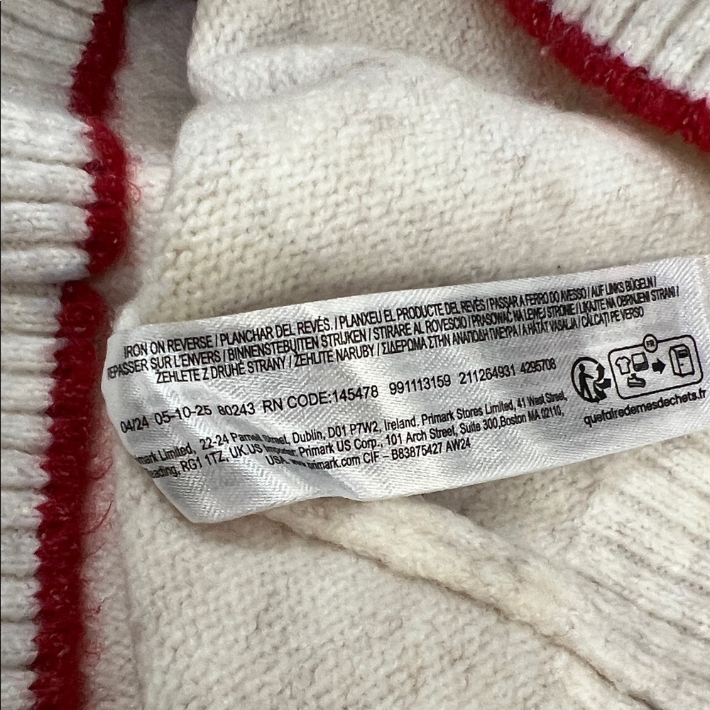 Primark Men's Festive Red and White Crewneck Sweater - Picture 7 of 8
